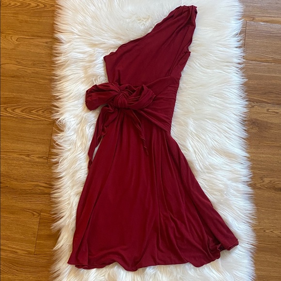 Dresses & Skirts - Elegant Red One-Shoulder Dress with wrap around sash. Large.